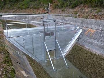 demountable flood barrier protection